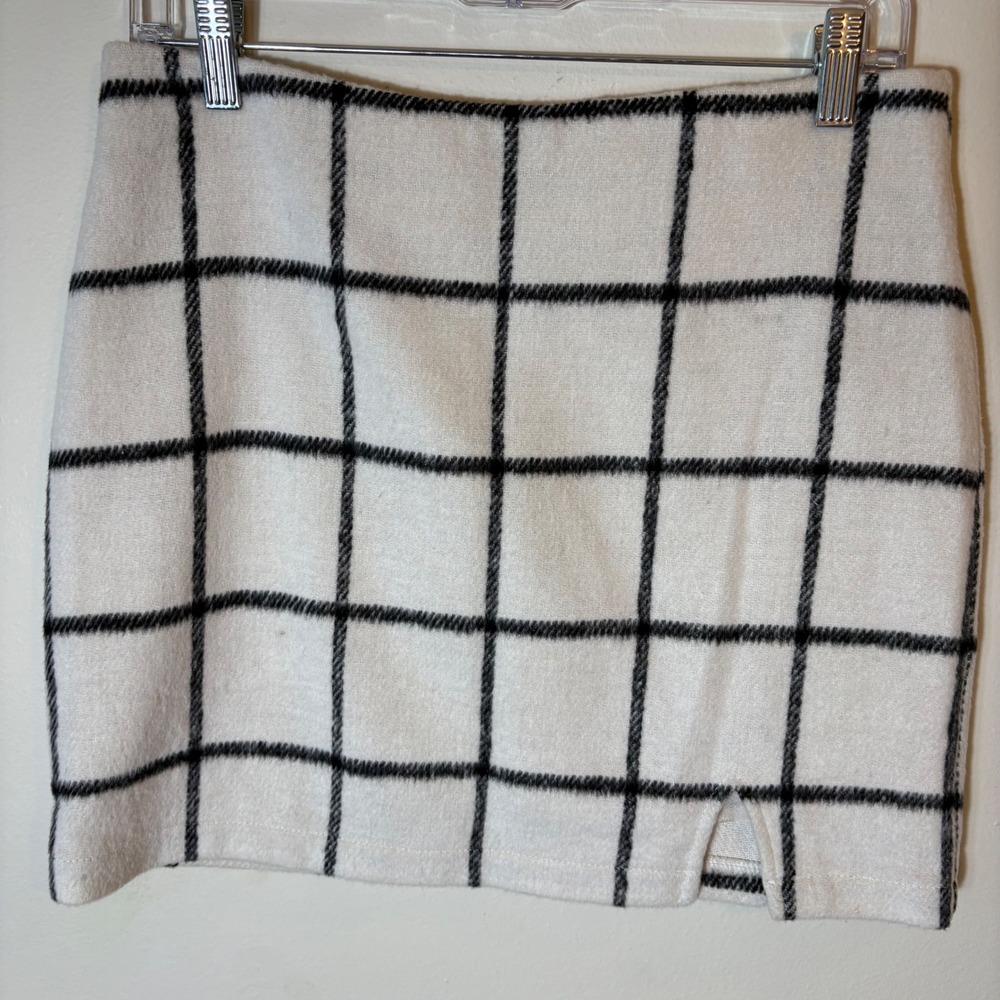 Altar'd State Mini Skirt Size Medium Plaid Checkered White Black Career